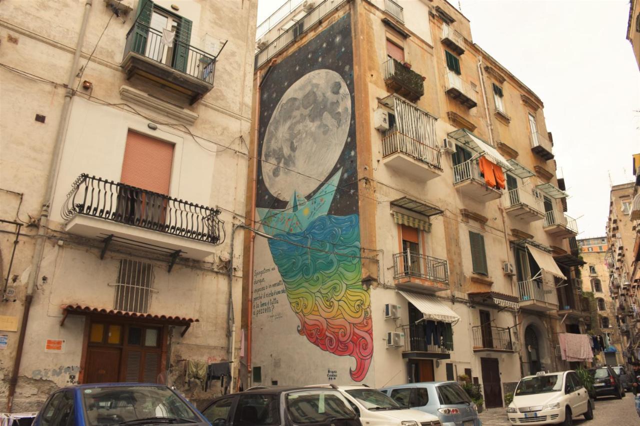 Corno Napoletano Free Parking For Small Cars Only Naples Exterior photo